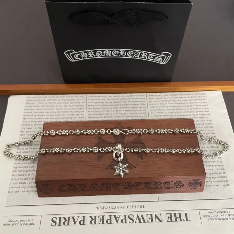 Cozy Chrxmx Hxxrts Necklaces 300570