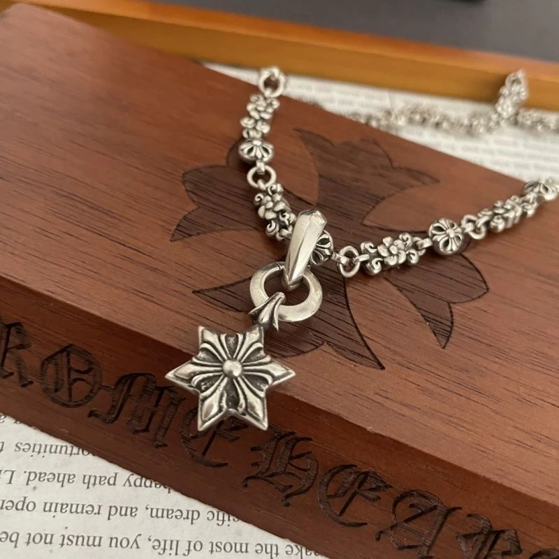 Cozy Chrxmx Hxxrts Necklaces 300570