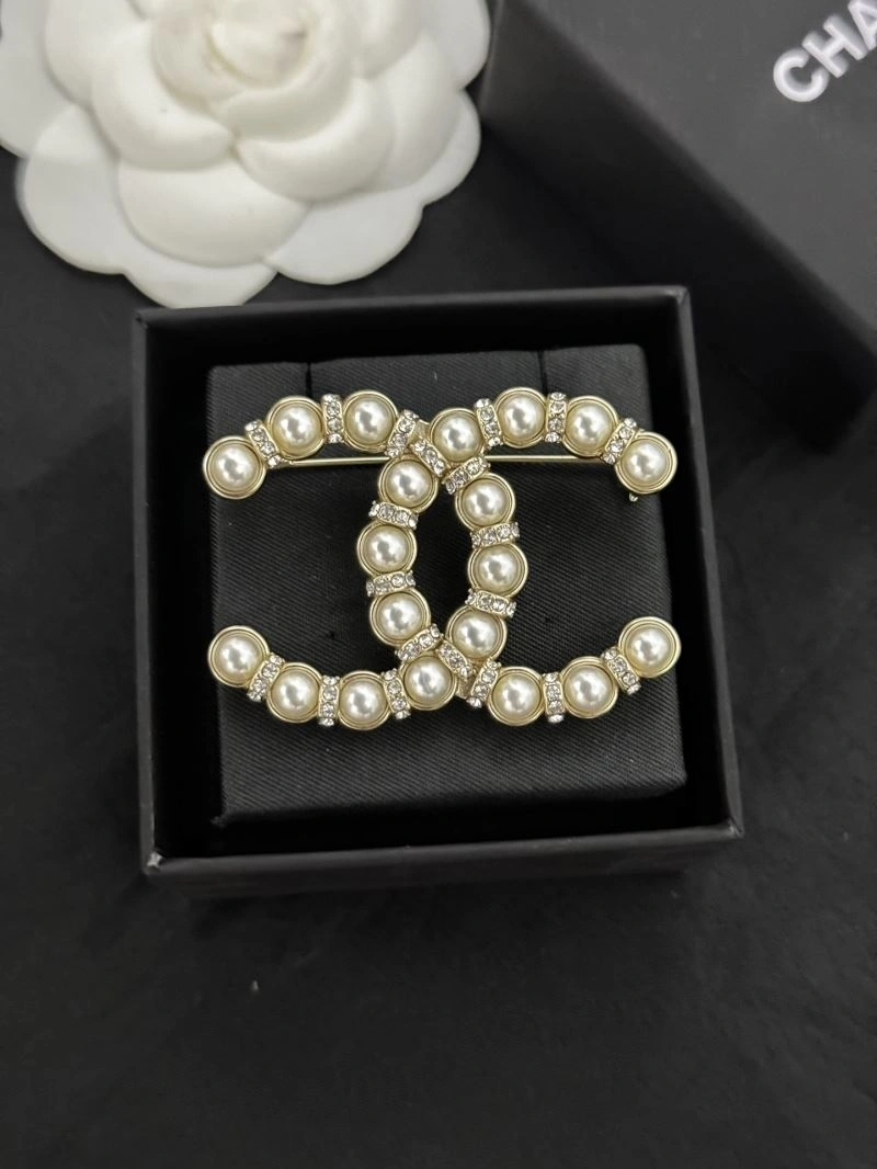 Efficient Chxnxl Brooches 292368