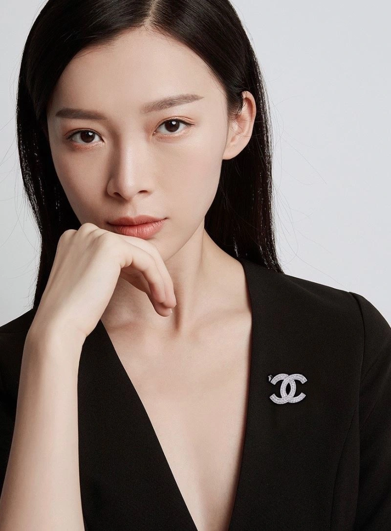 Unique Chxnxl Brooches 292364