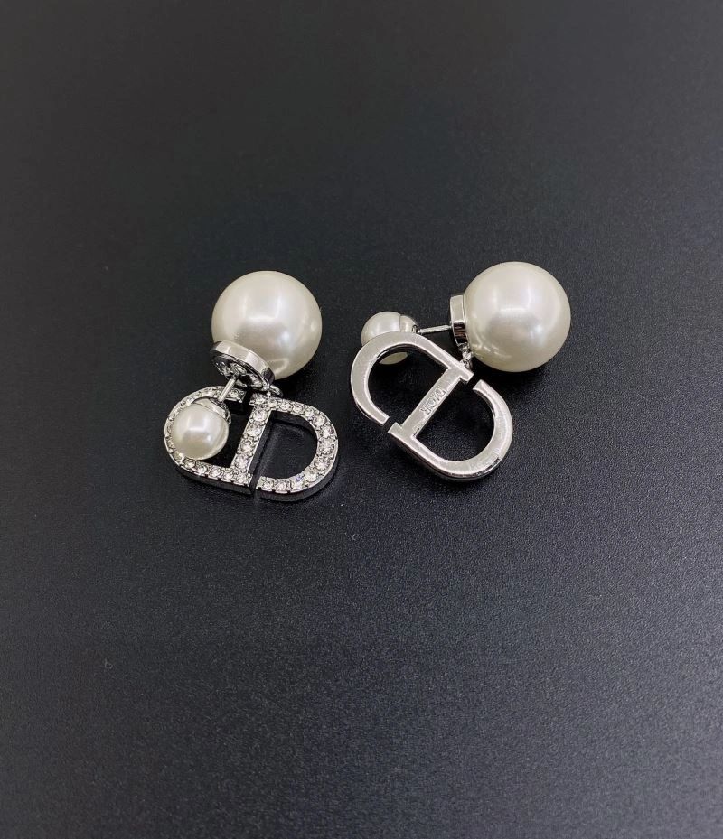 Compact Christian Dxxr Earrings 295246