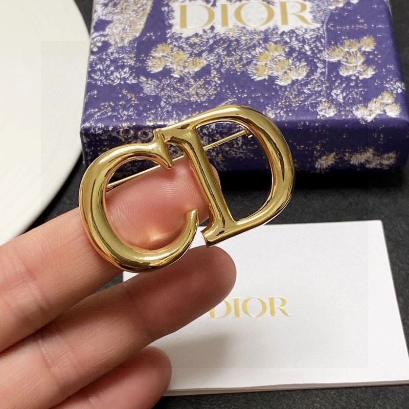 Christian Dxxr Brooches Resilient 295463