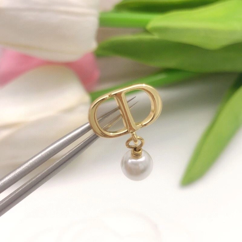 Lightweight Christian Dxxr Earrings 295245
