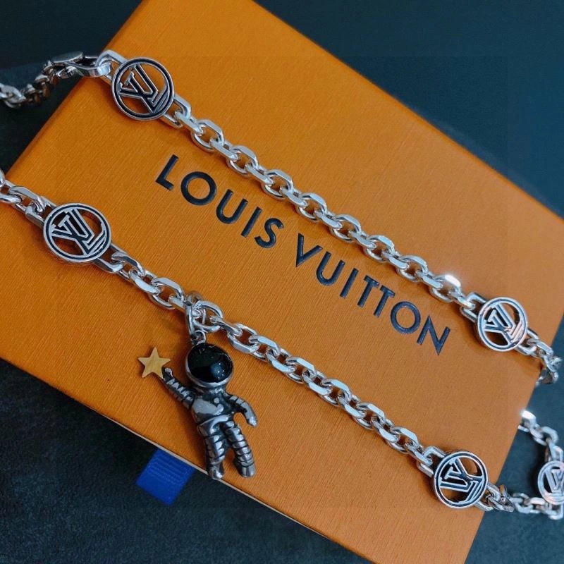 Affordable LX Necklaces 311393
