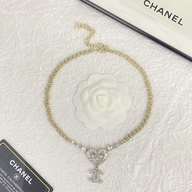 Timeless Chxnxl Brooches 292356