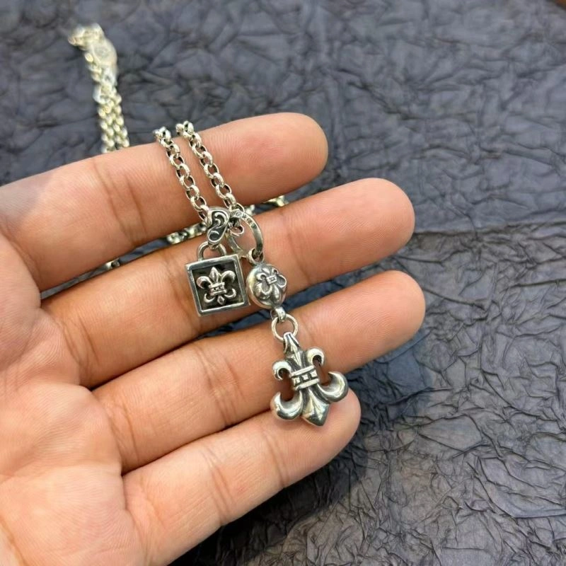 Bold Chrxmx Hxxrts Necklaces 300545