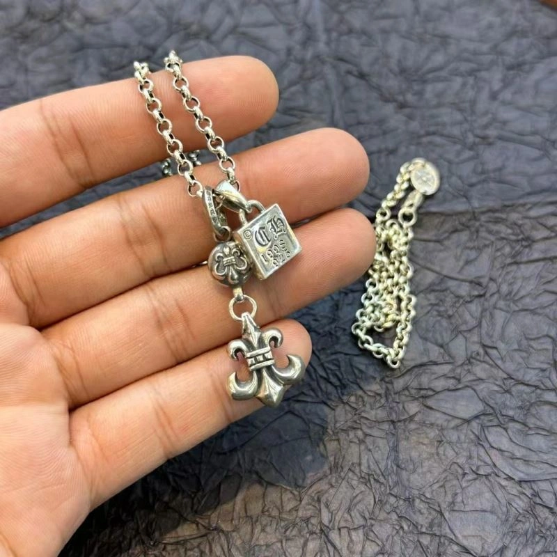 Bold Chrxmx Hxxrts Necklaces 300545