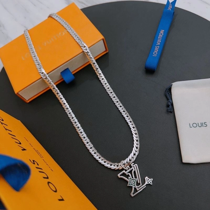 Trendsetting LX Necklaces 311375