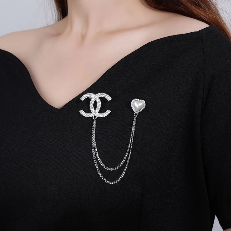 Chxnxl Brooches WellDesigned 292336