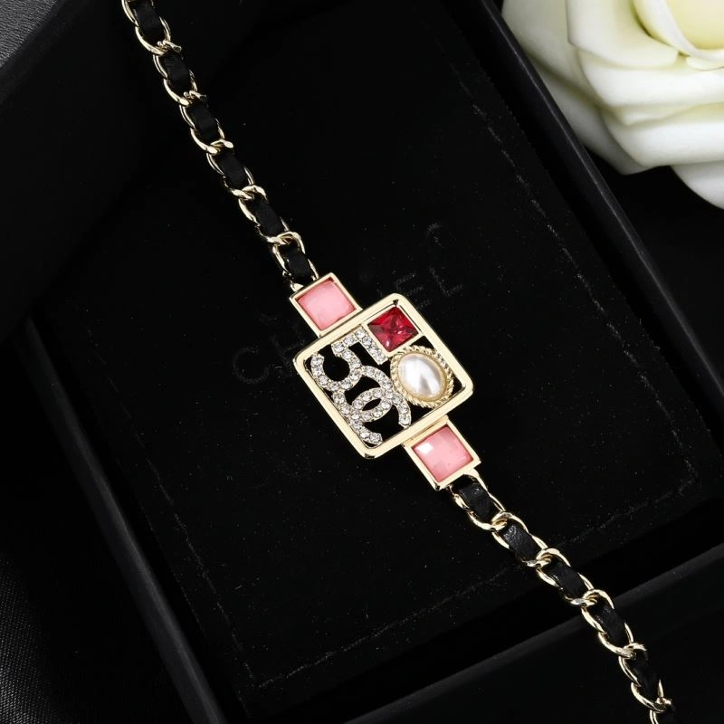 Chxnxl Brooches Sleek 292344