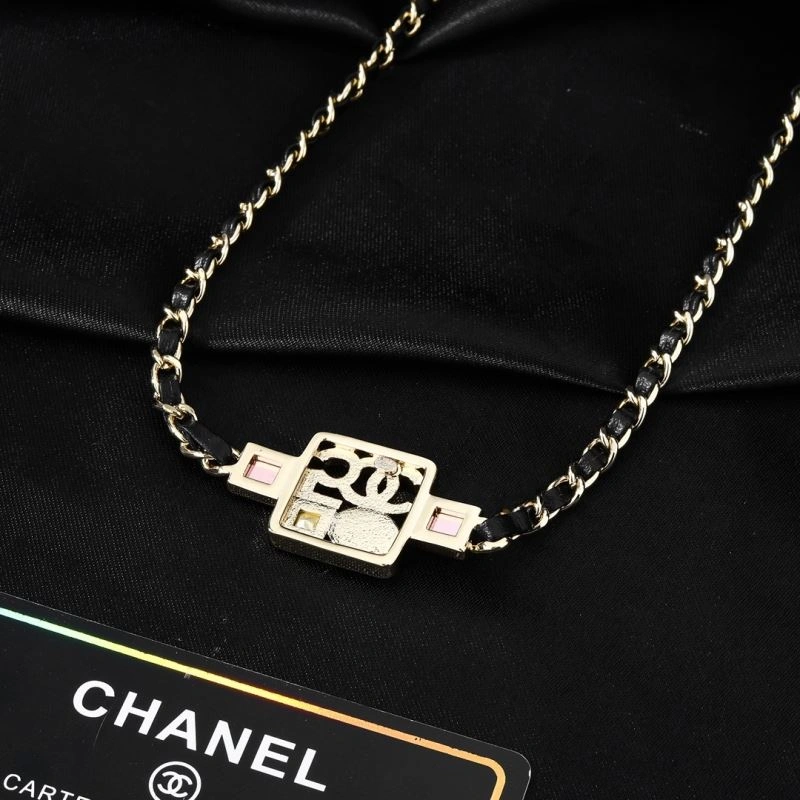 Chxnxl Brooches Sleek 292344