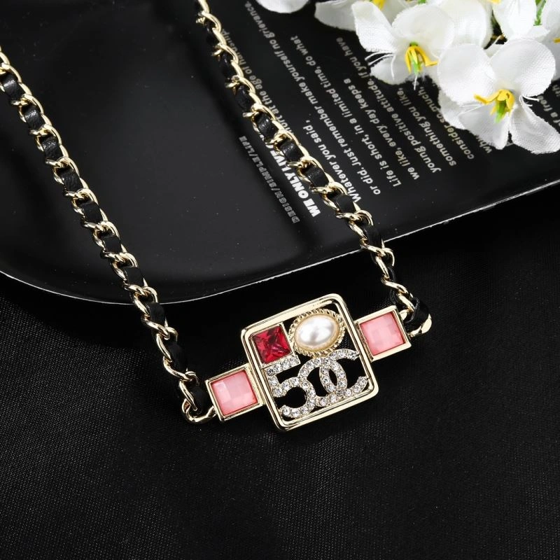 Chxnxl Brooches Sleek 292344