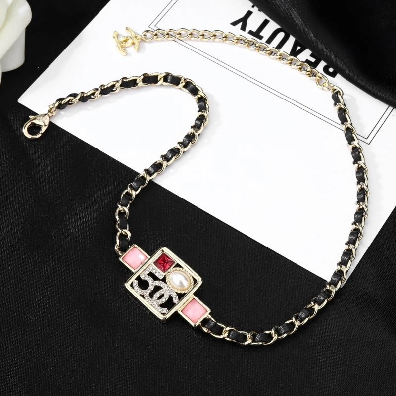 Chxnxl Brooches Sleek 292344