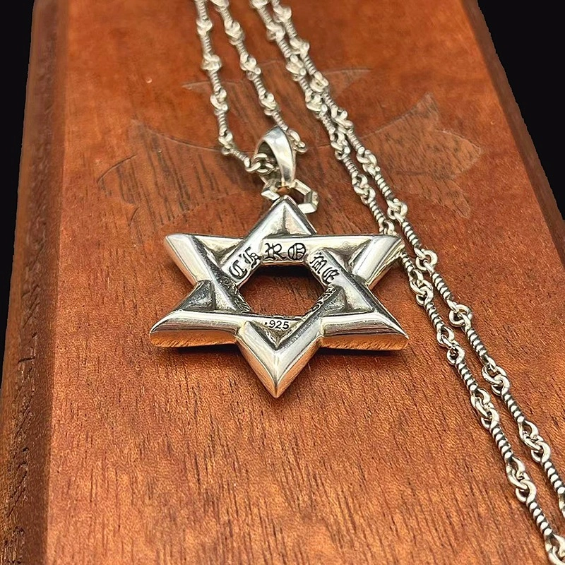 Resilient Chrxmx Hxxrts Necklaces 300551