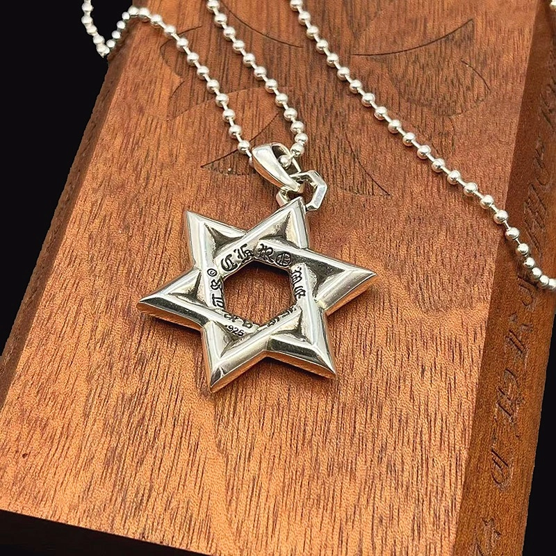 Resilient Chrxmx Hxxrts Necklaces 300551
