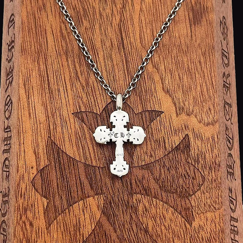 Chrxmx Hxxrts Necklaces DailyWear 300547
