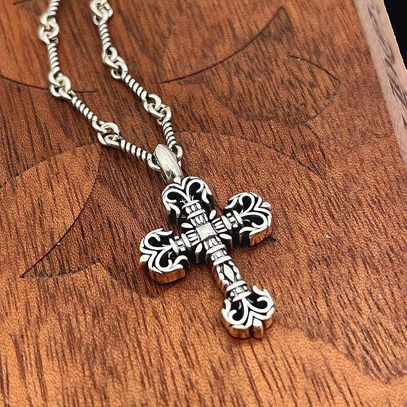 Chrxmx Hxxrts Necklaces DailyWear 300547