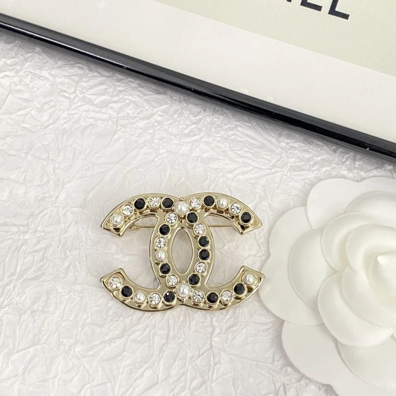 NewStyle Chxnxl Brooches 292333