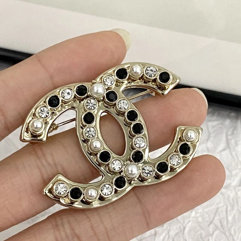 NewStyle Chxnxl Brooches 292333