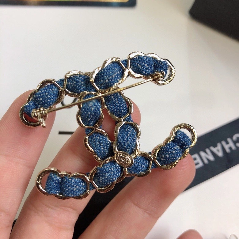 Chxnxl Brooches Cozy 292328