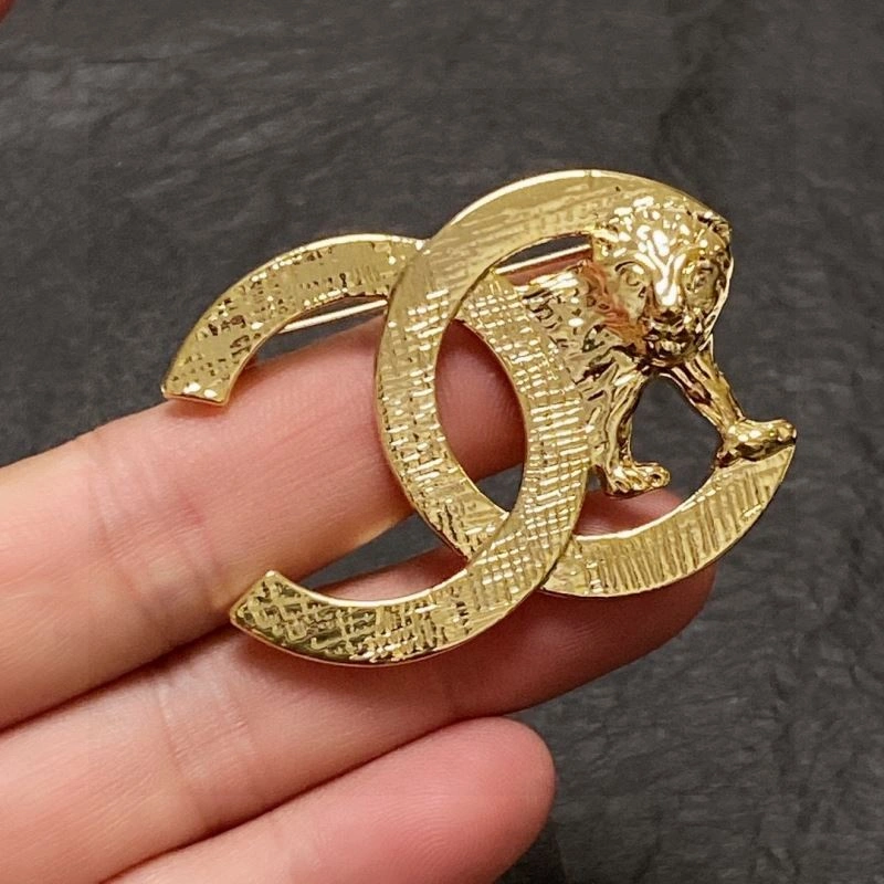 Timeless Chxnxl Brooches 292330