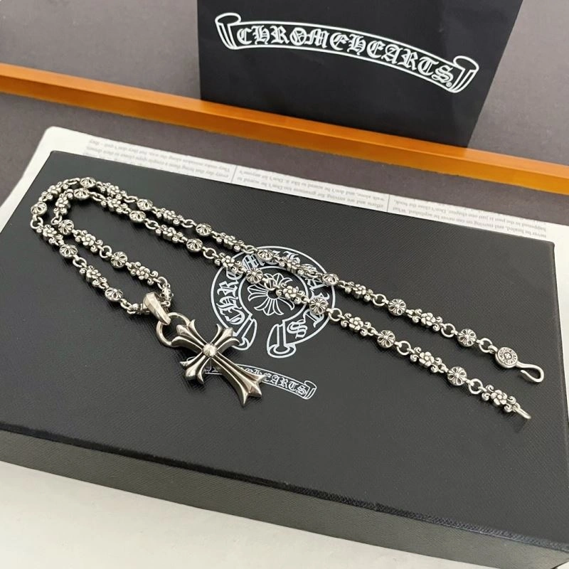 WellDesigned Chrxmx Hxxrts Necklaces 300549