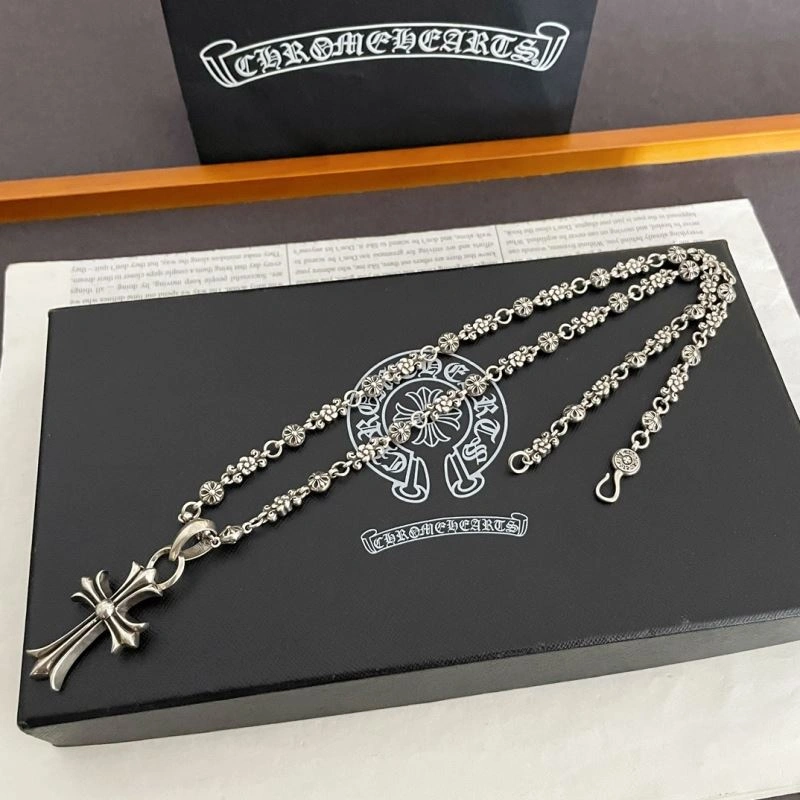 WellDesigned Chrxmx Hxxrts Necklaces 300549