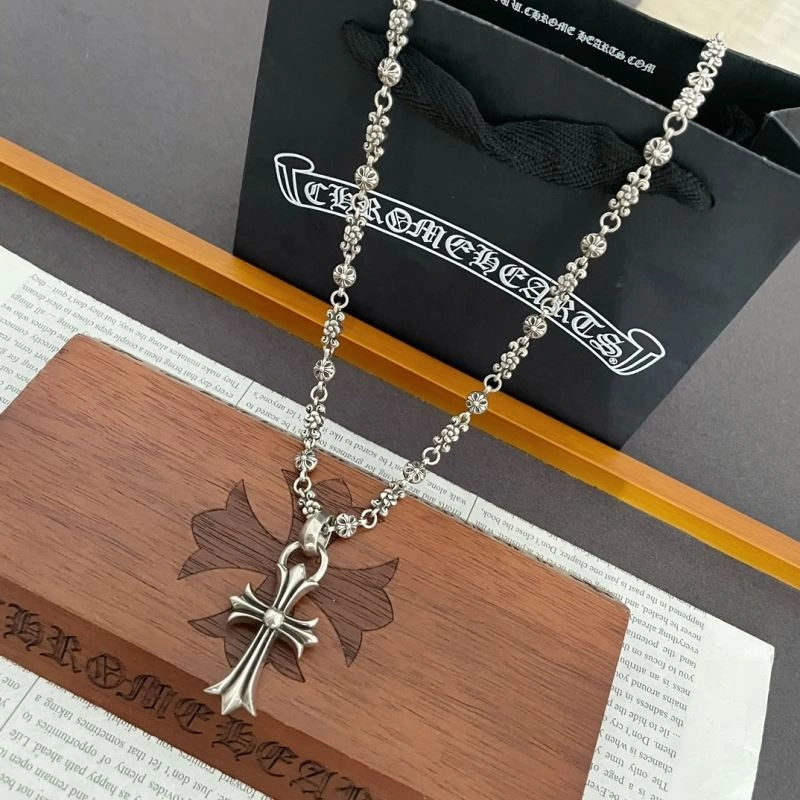 WellDesigned Chrxmx Hxxrts Necklaces 300549