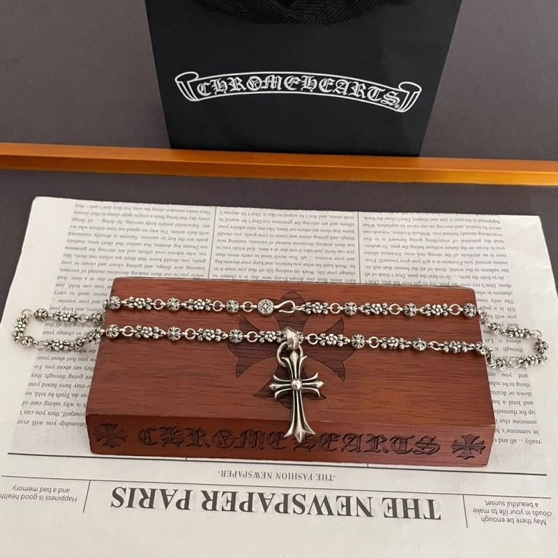 WellDesigned Chrxmx Hxxrts Necklaces 300549