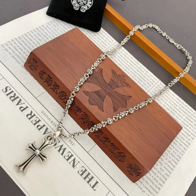 WellDesigned Chrxmx Hxxrts Necklaces 300549