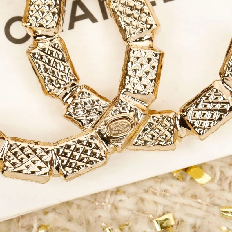 Versatile Chxnxl Brooches 292321
