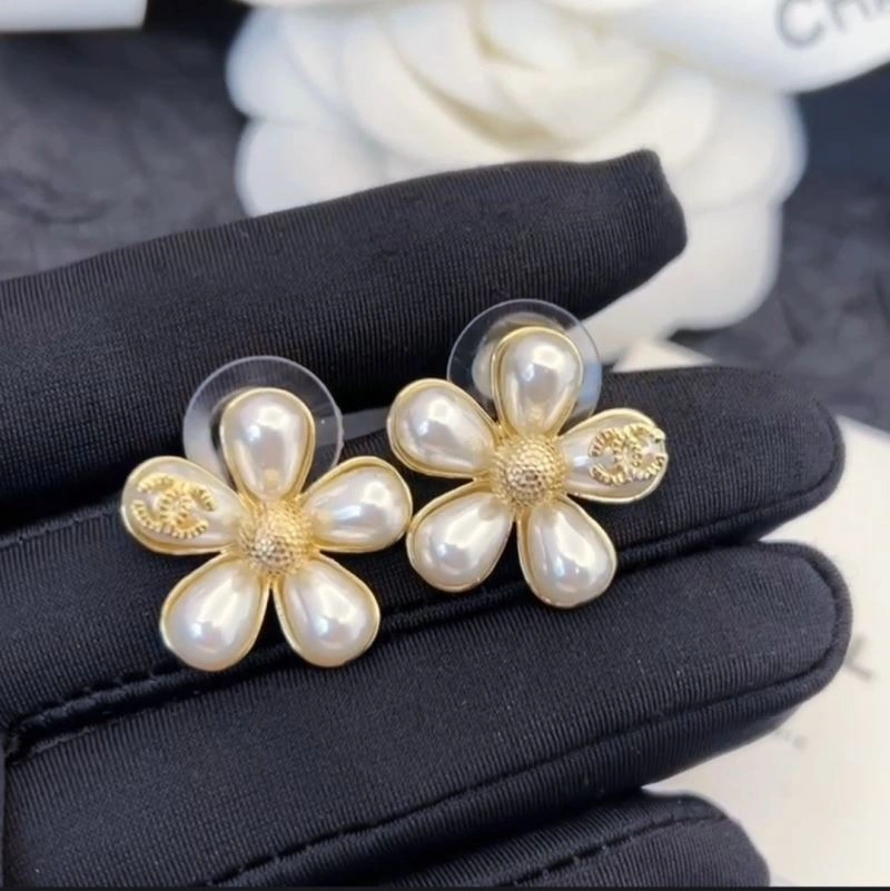 Lightweight Chxnxl Earrings 291015
