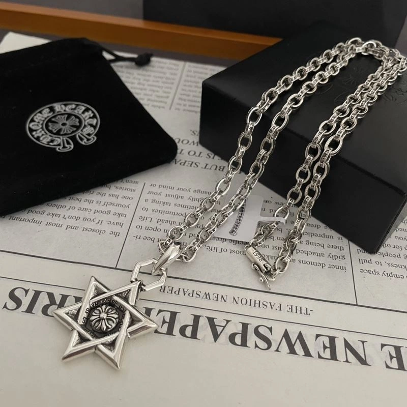 Stylish Chrxmx Hxxrts Necklaces 300511