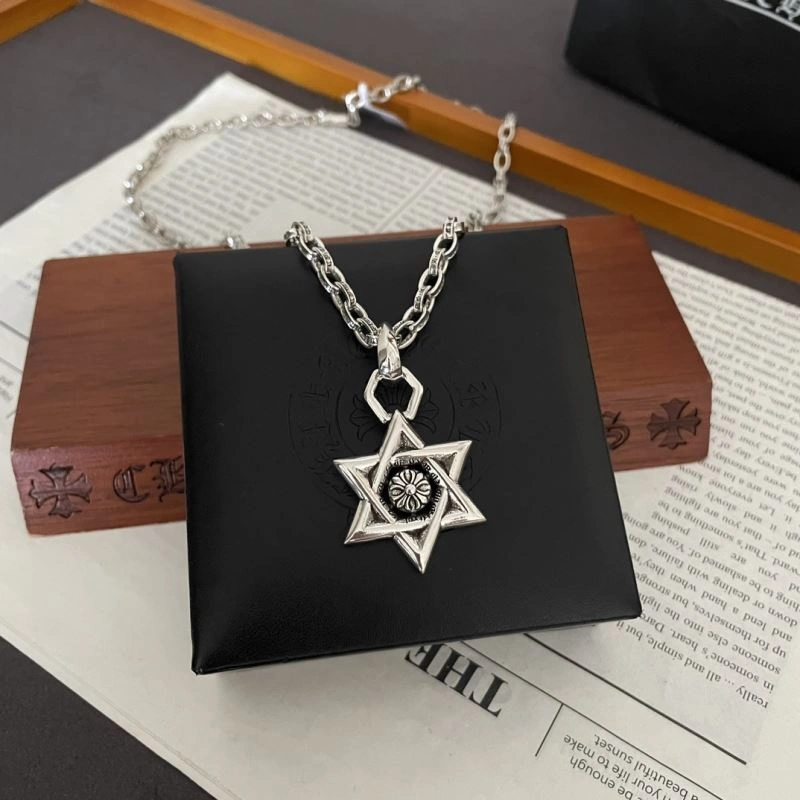 Stylish Chrxmx Hxxrts Necklaces 300511
