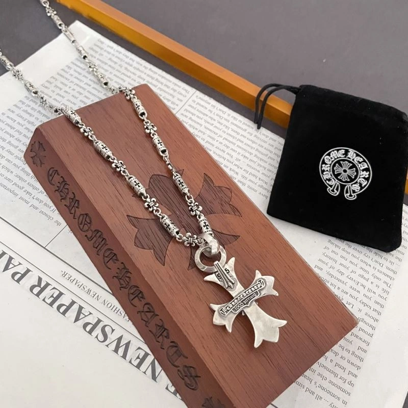 Comfortable Chrxmx Hxxrts Necklaces 300518