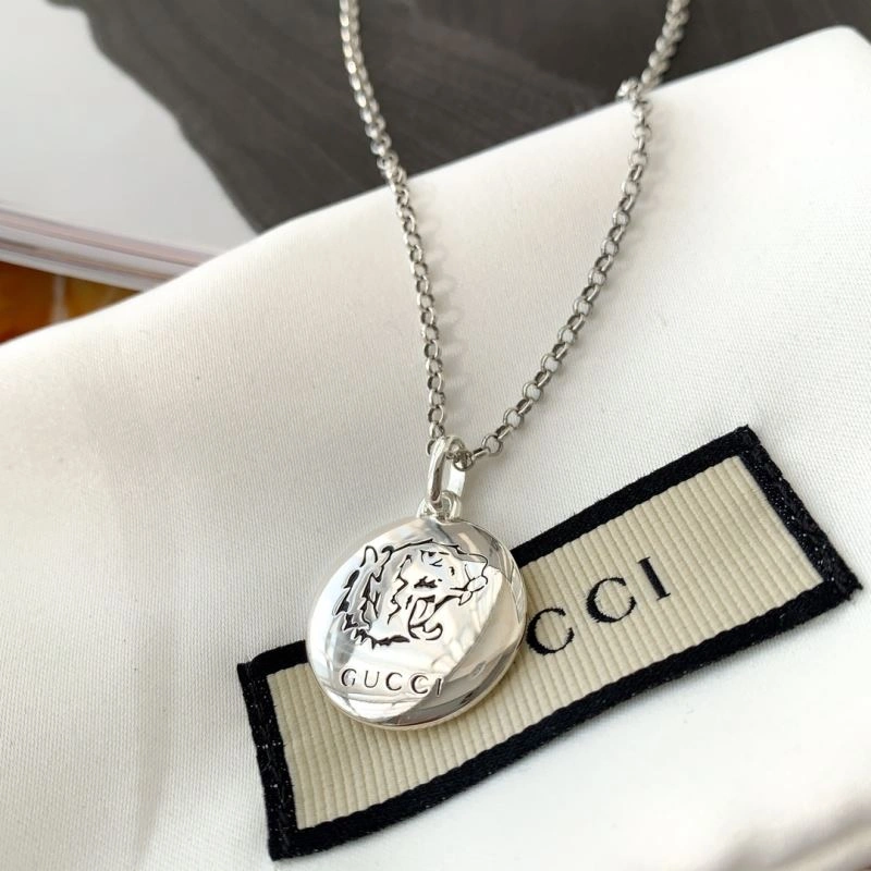 EyeCatching Gxccx Necklaces 306081