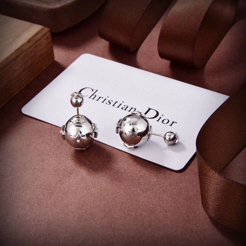 Christian Dxxr Earrings Classic 295236