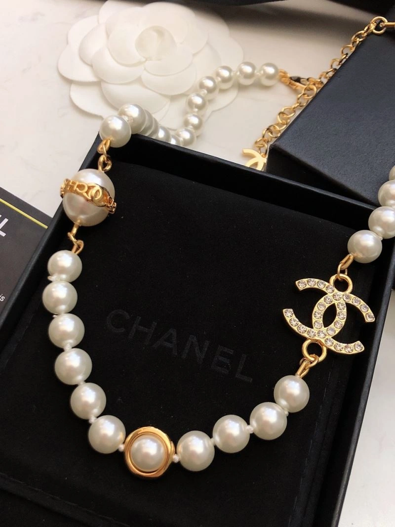ModernLook Chxnxl Brooches 292286