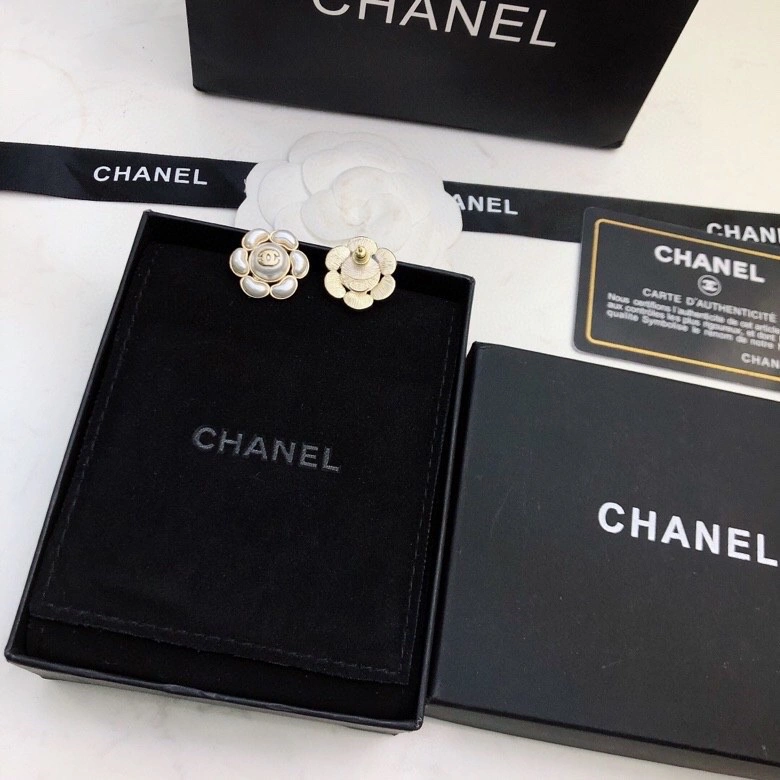 Sleek Chxnxl Earrings 290970