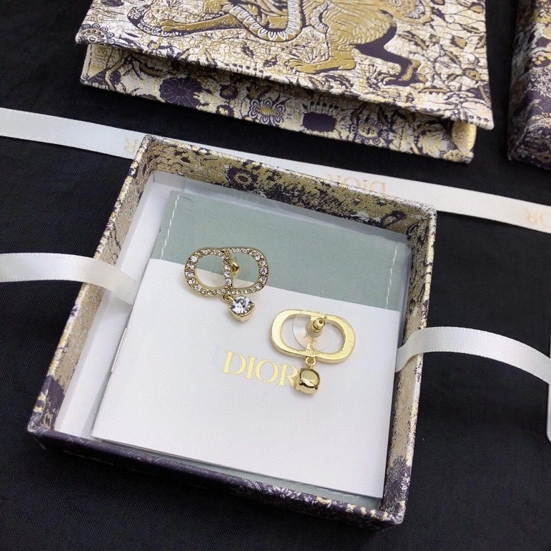 Minimalist Christian Dxxr Earrings 295222