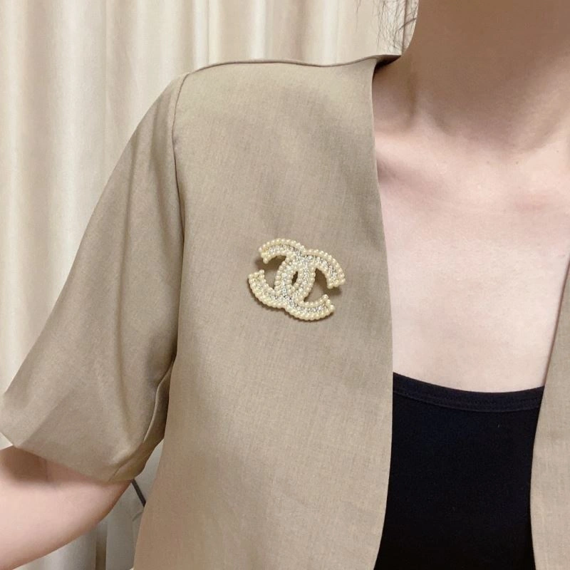 Affordable Chxnxl Brooches 292288