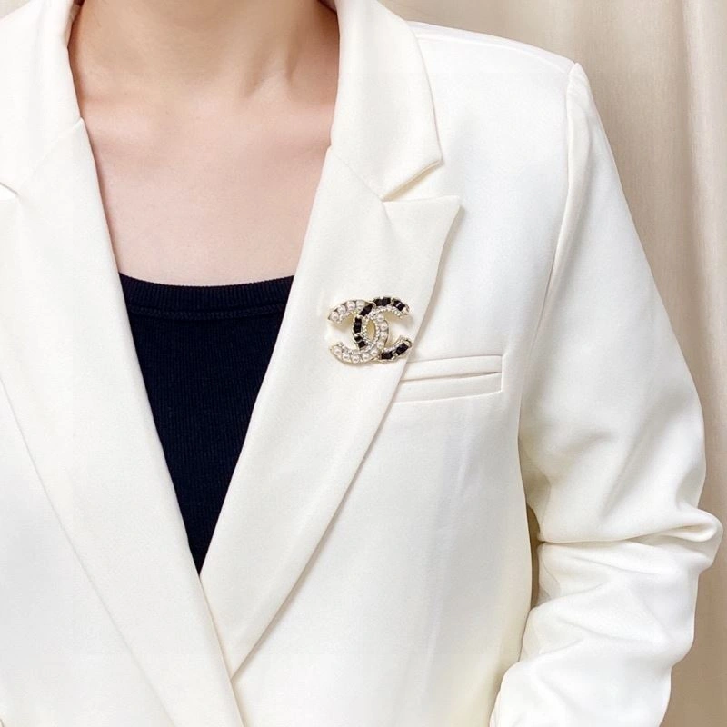 Classic Chxnxl Brooches 292279