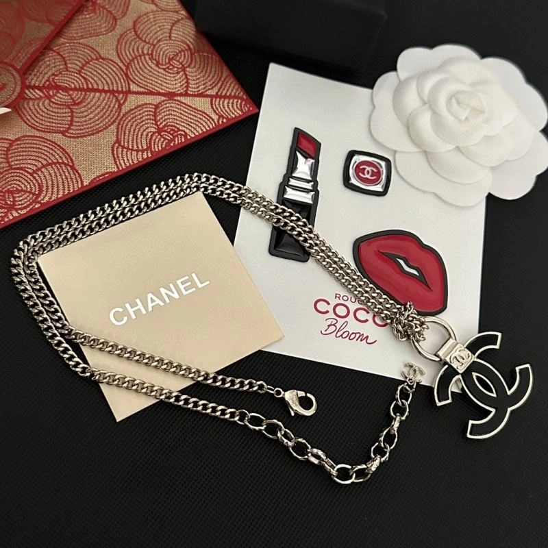 Stylish Chxnxl Brooches 292276