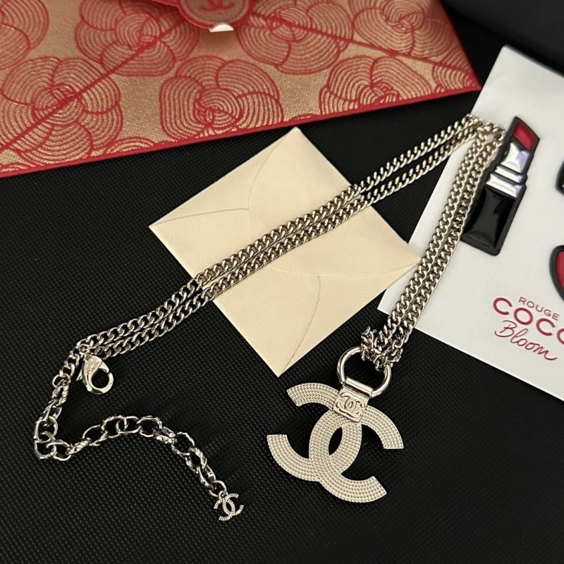 Stylish Chxnxl Brooches 292276