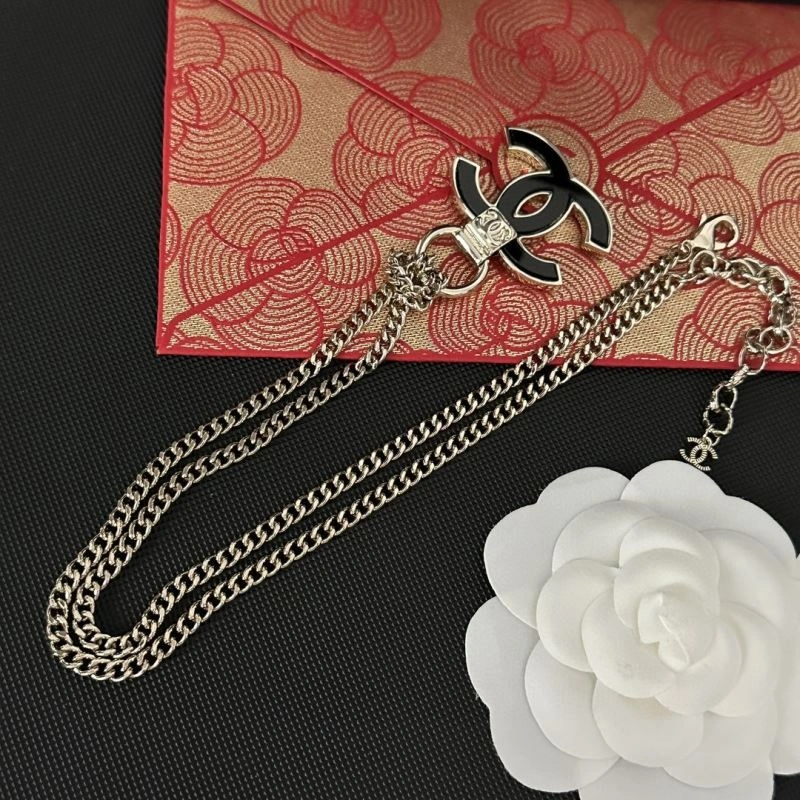 Stylish Chxnxl Brooches 292276
