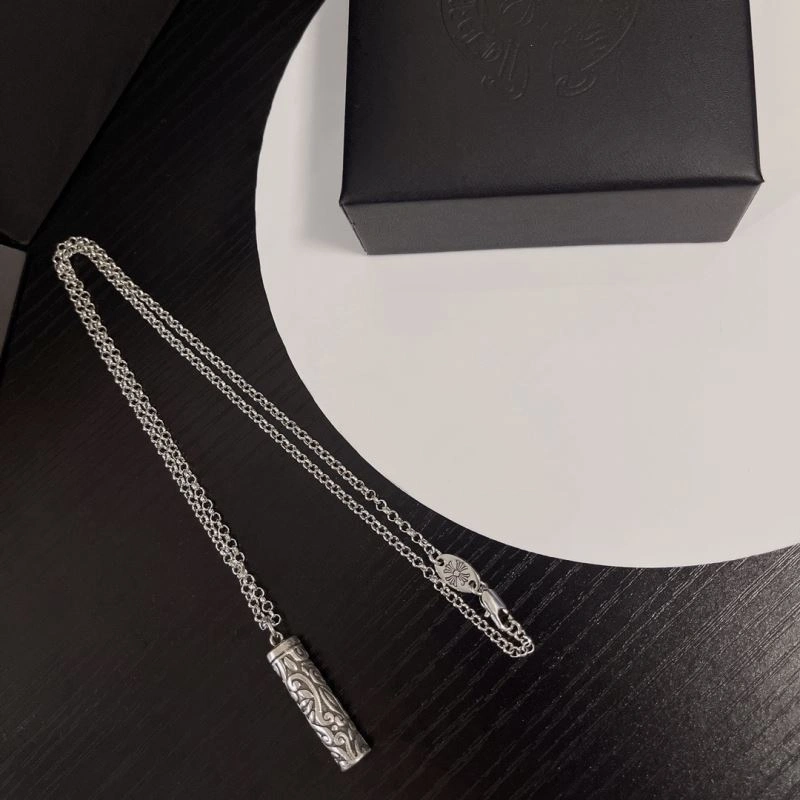 Lightweight Chrxmx Hxxrts Necklaces 300504