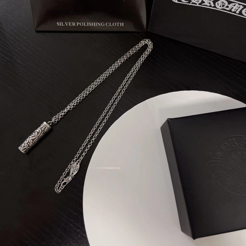 Lightweight Chrxmx Hxxrts Necklaces 300504
