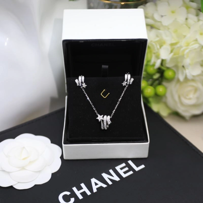 Practical Chxnxl Earrings 290948