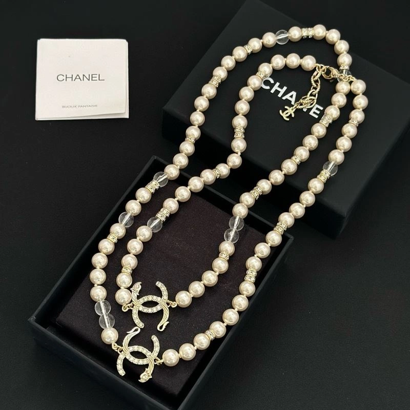 Minimalist Chxnxl Brooches 292272