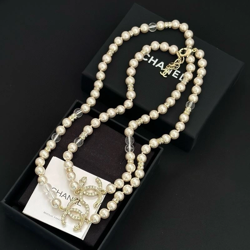 Minimalist Chxnxl Brooches 292272